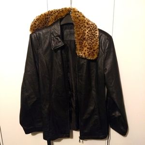 Scuba leather jacket with detachable collar